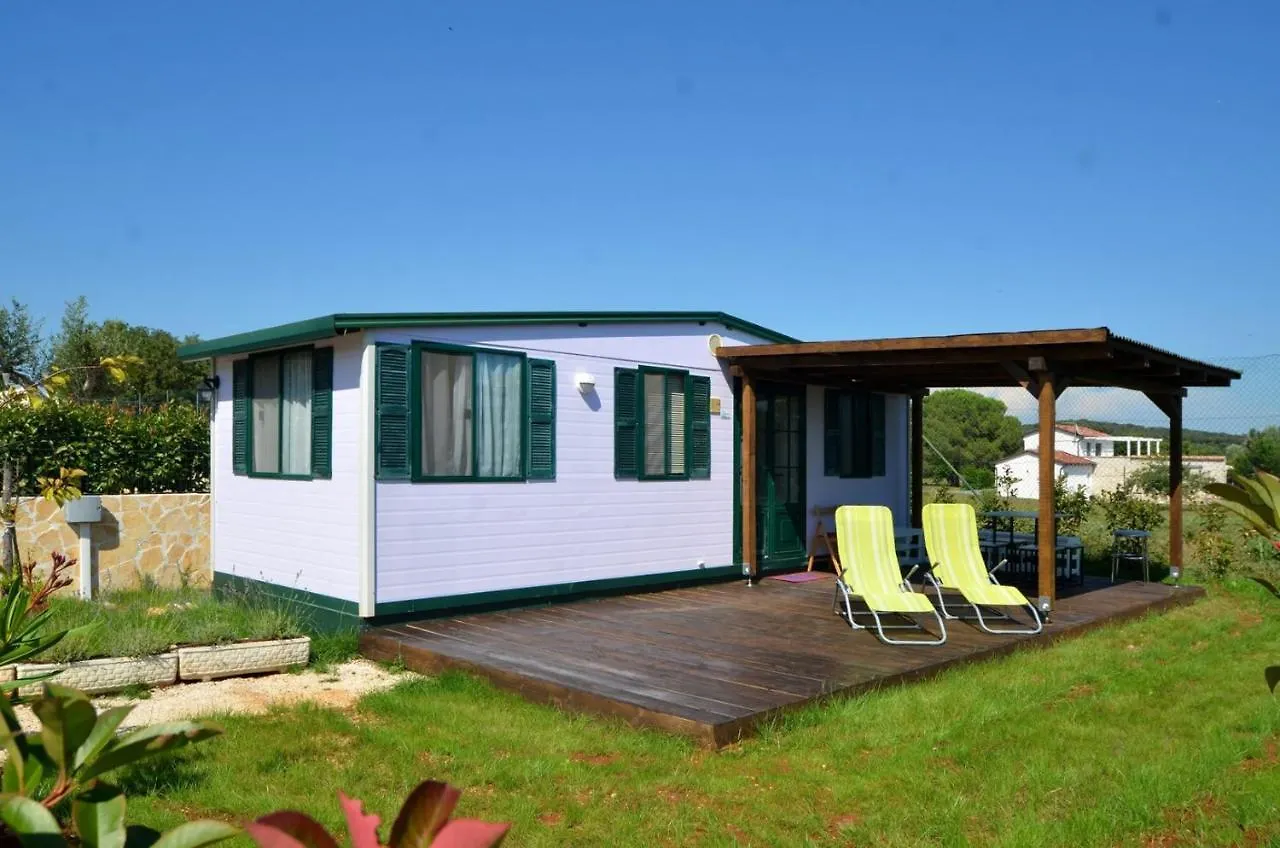 بيت ضيافة روفينج Flores Mobile Homes
