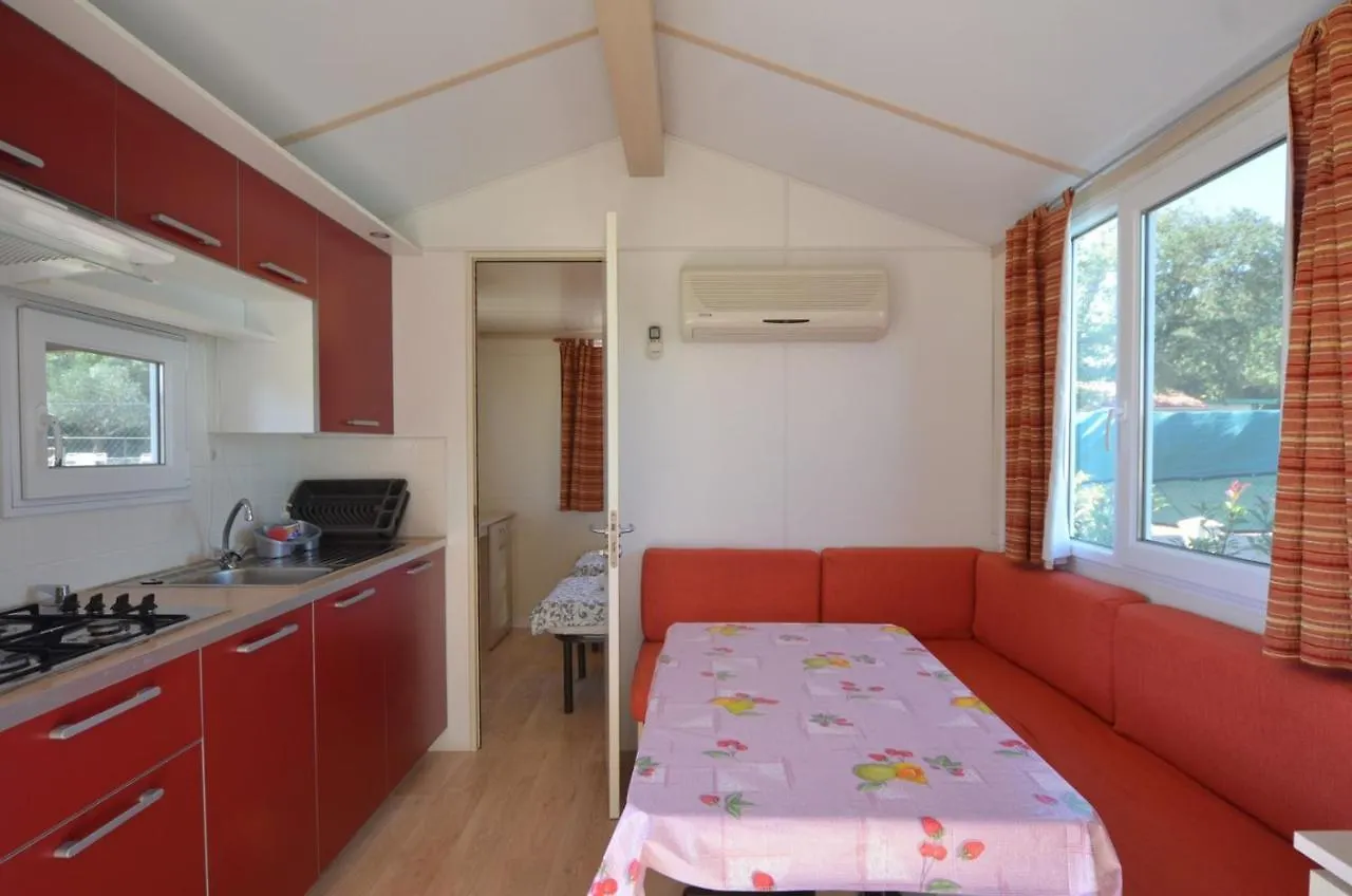 روفينج Flores Mobile Homes بيت ضيافة