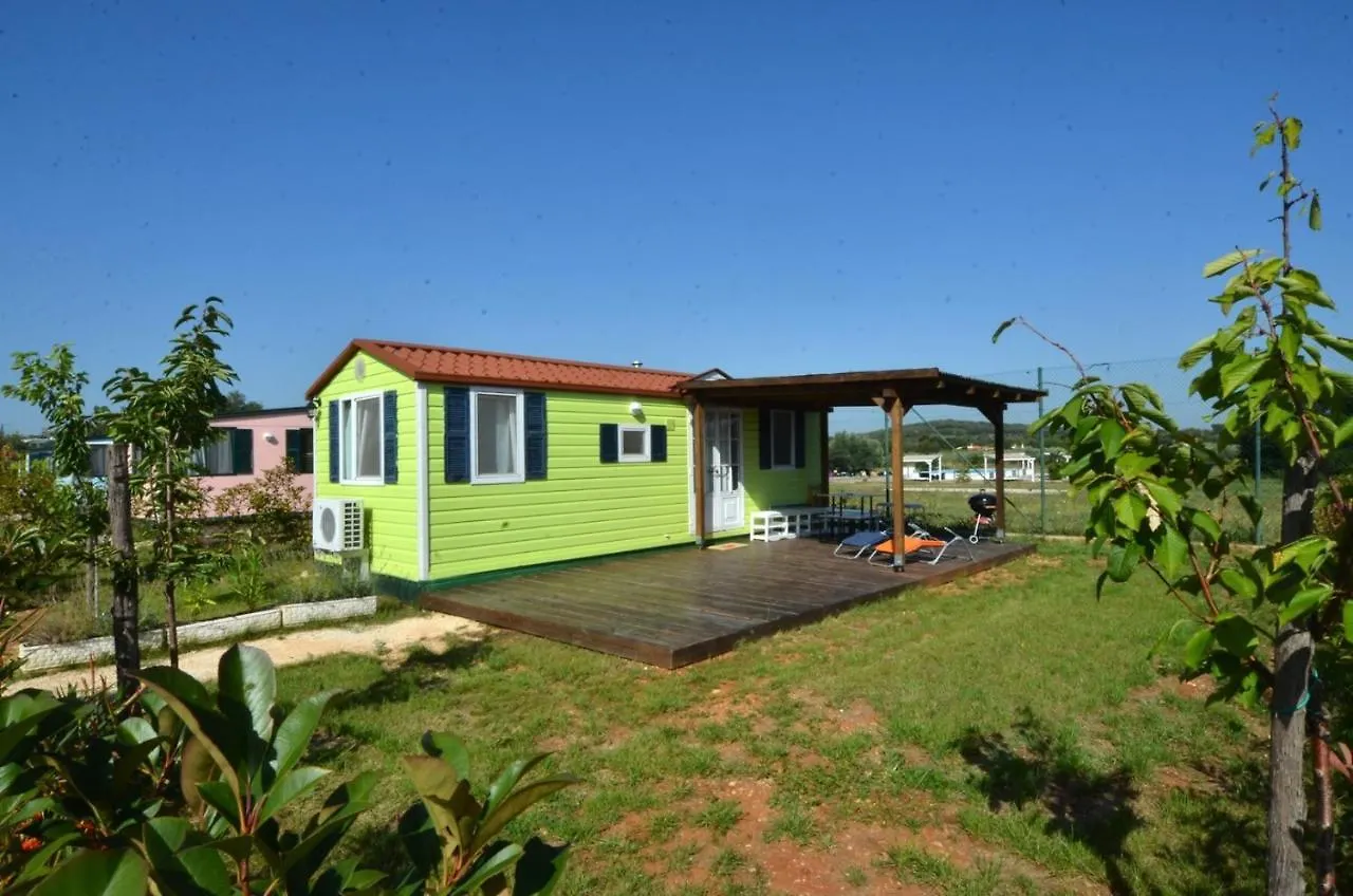 بيت ضيافة روفينج Flores Mobile Homes