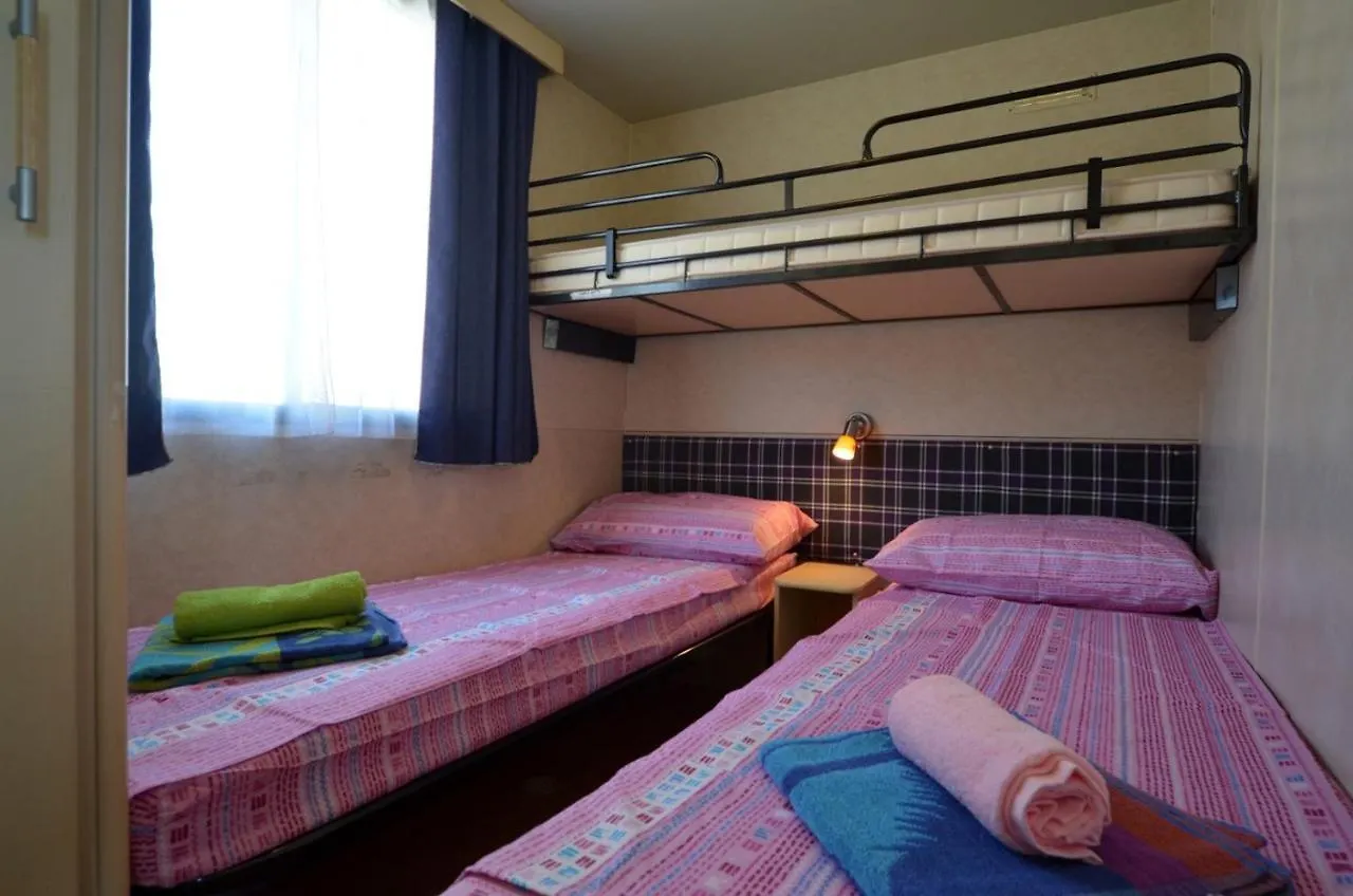 *** بيت ضيافة روفينج Flores Mobile Homes كرواتيا