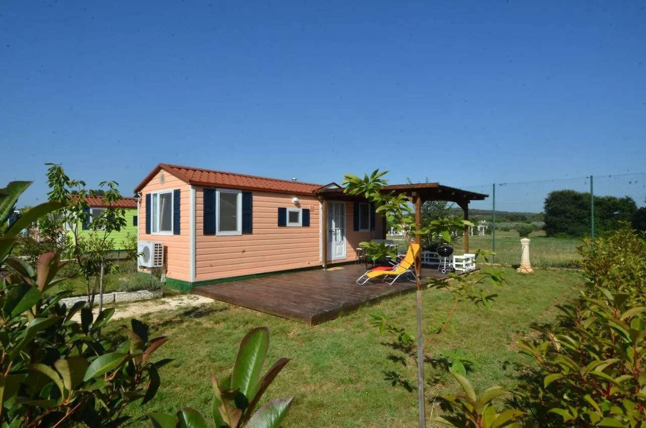 بيت ضيافة روفينج Flores Mobile Homes