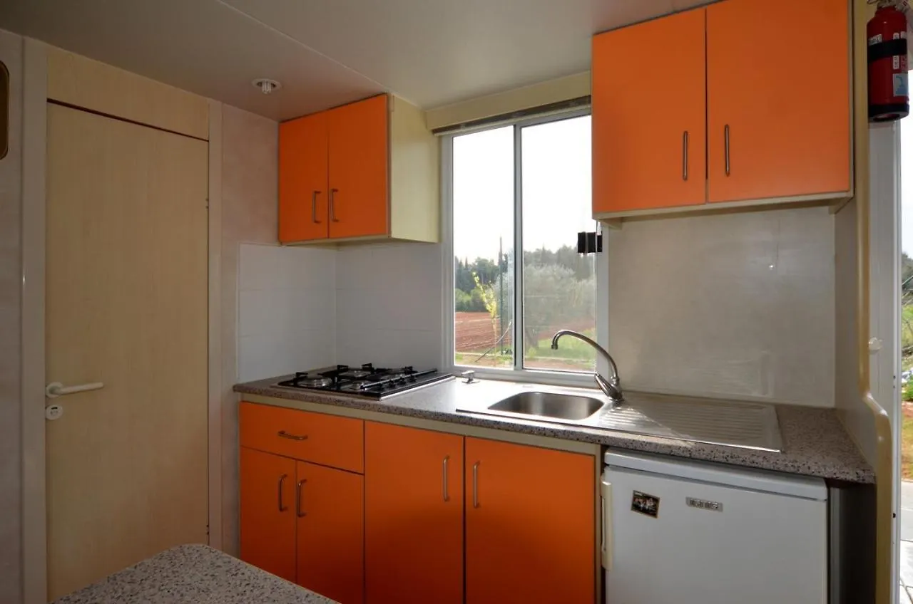روفينج Flores Mobile Homes